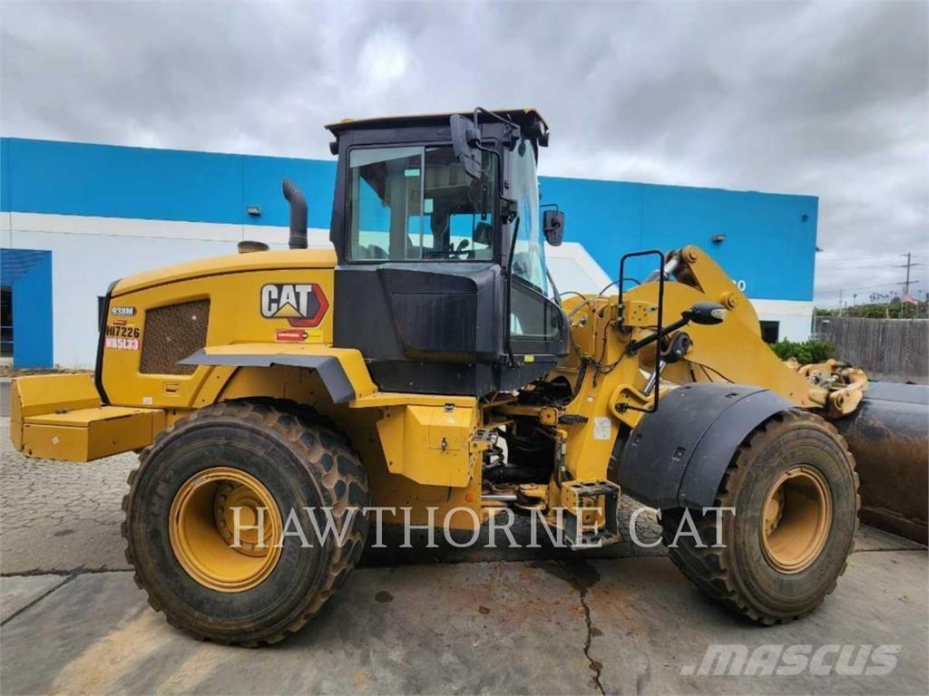 CAT 938M Gumikerekes homlokrakodók