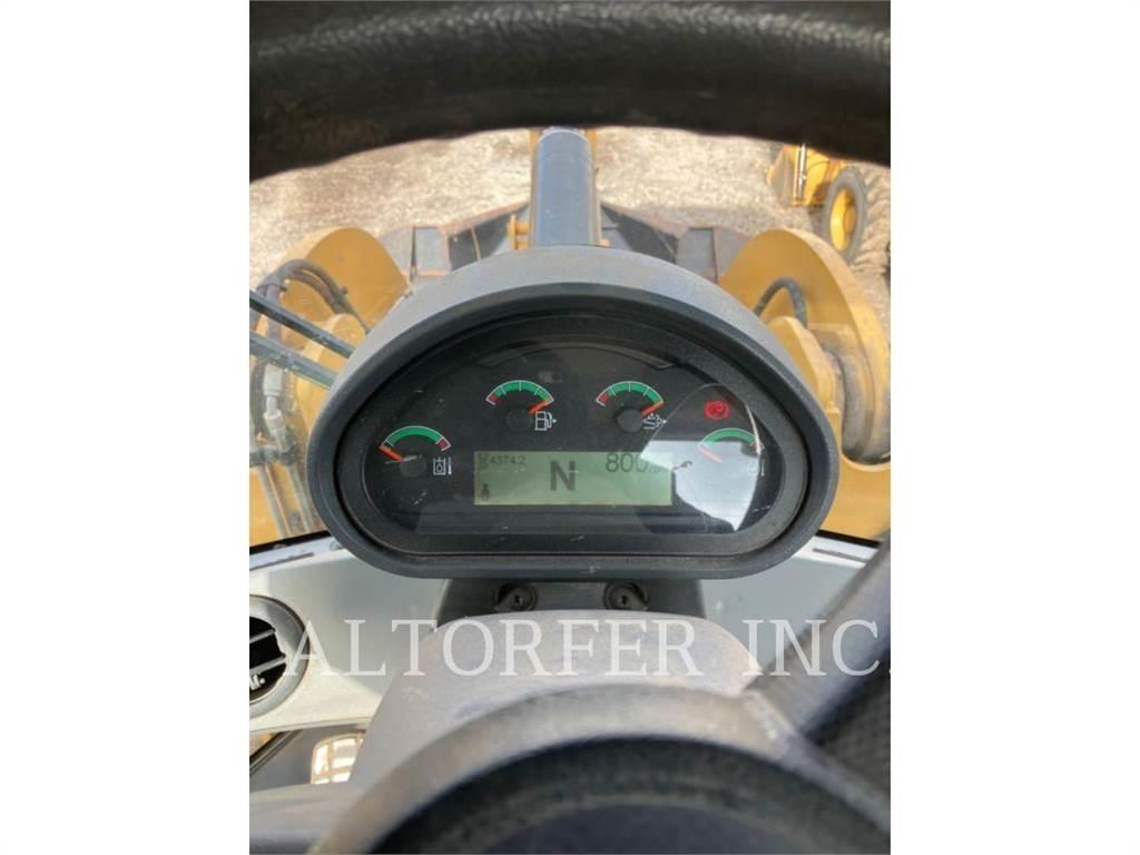 CAT 938M Gumikerekes homlokrakodók