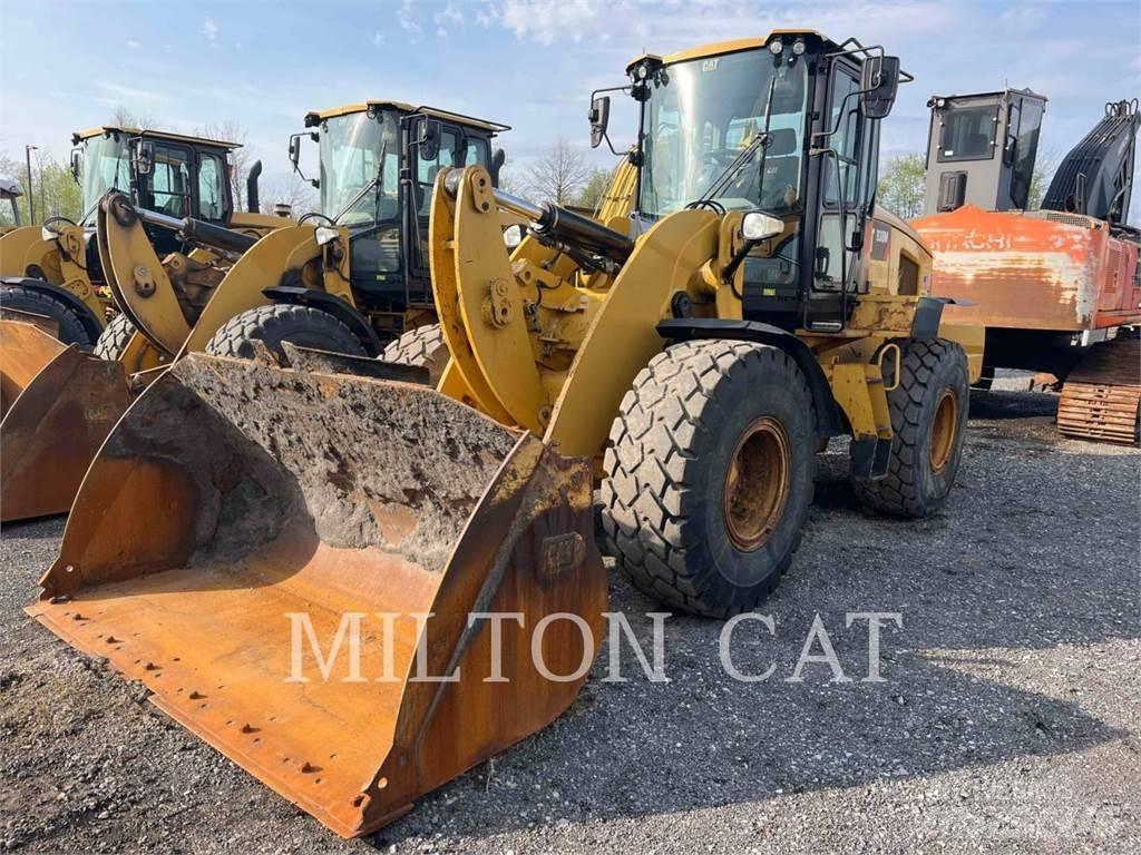 CAT 938M 2V Gumikerekes homlokrakodók
