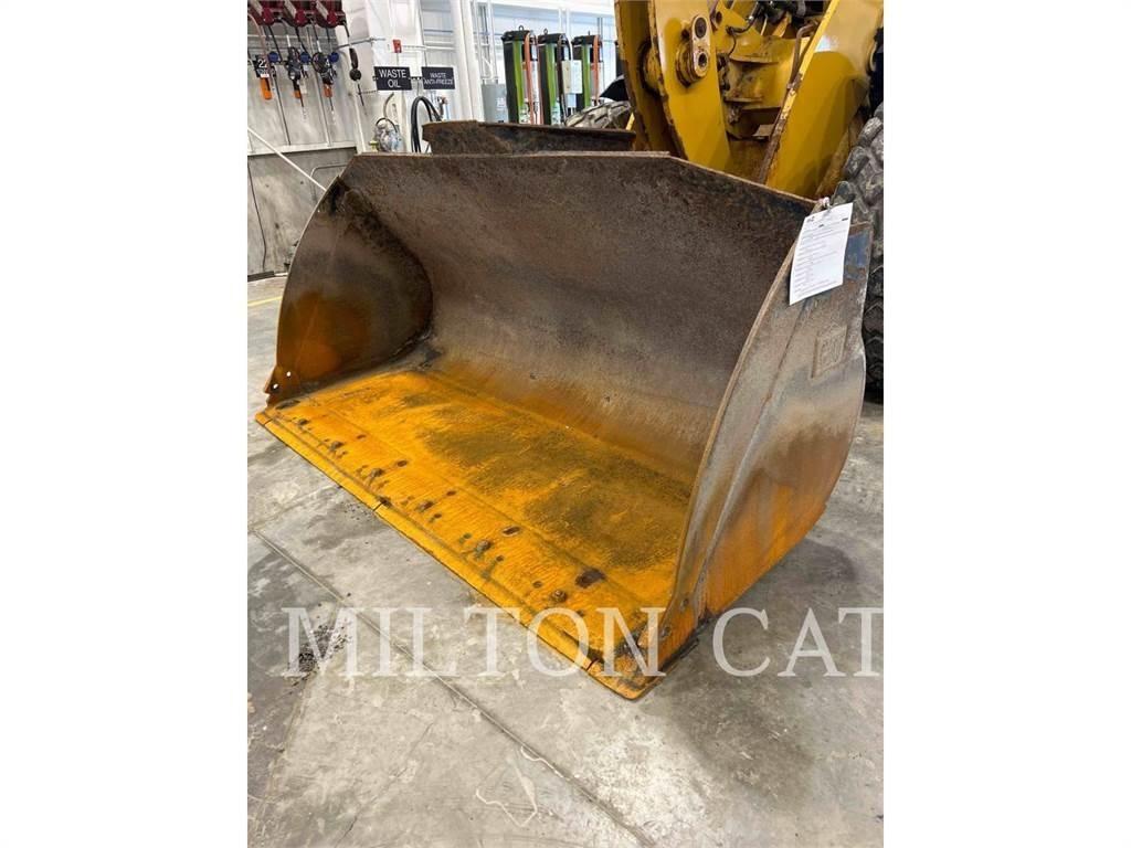 CAT 938M 3V Gumikerekes homlokrakodók