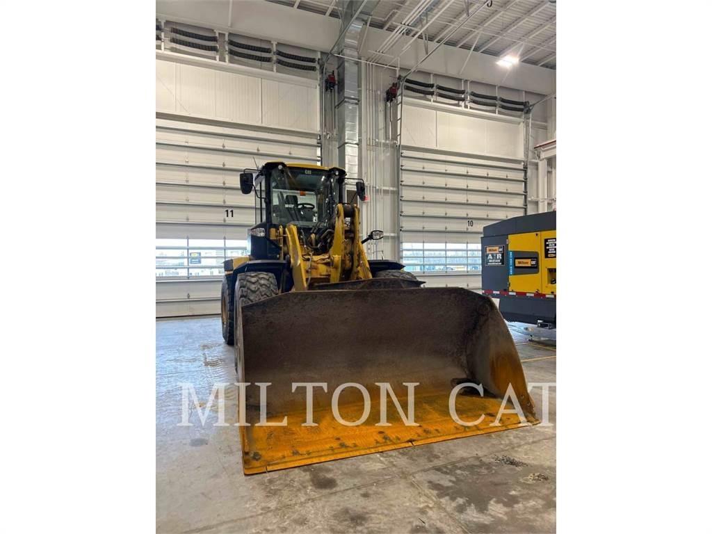 CAT 938M 3V Gumikerekes homlokrakodók