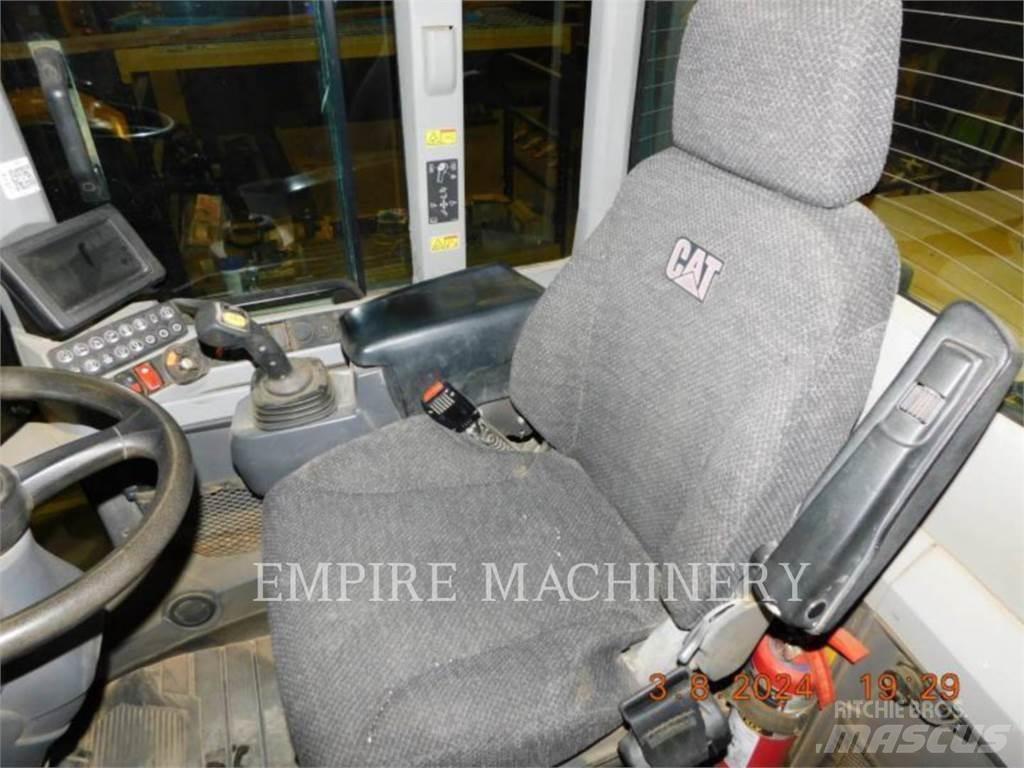CAT 938M FC Gumikerekes homlokrakodók