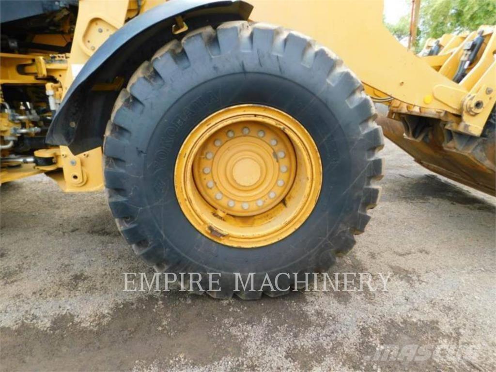 CAT 938M FC Gumikerekes homlokrakodók