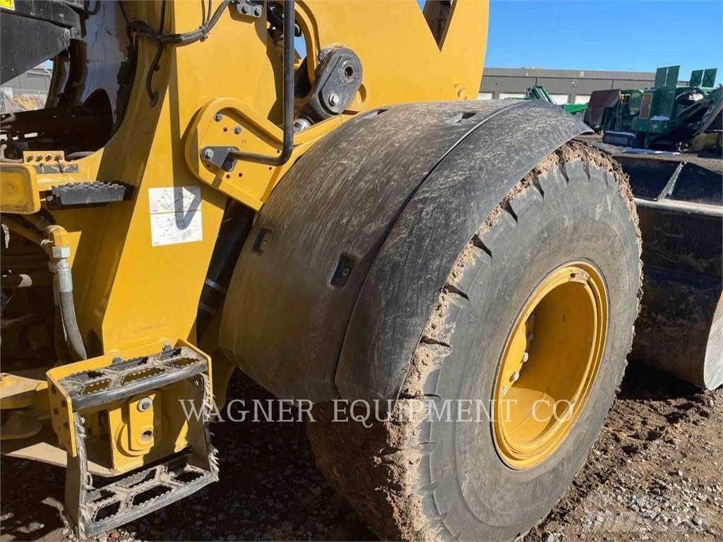 CAT 938M FC Gumikerekes homlokrakodók