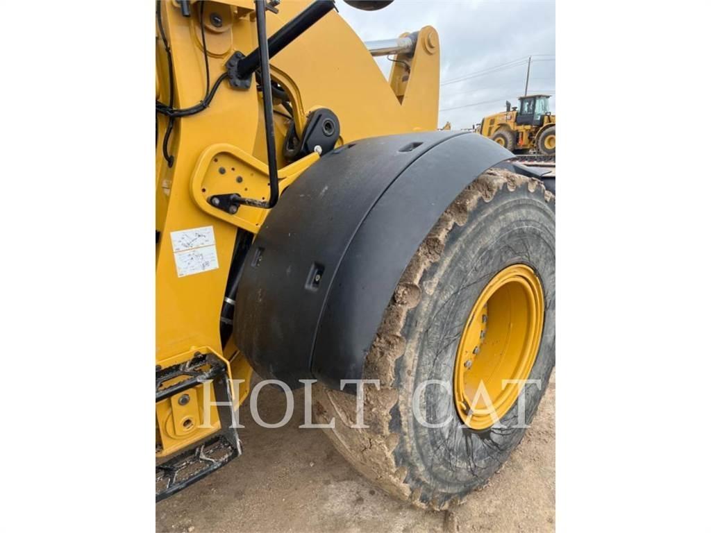 CAT 938M QC Gumikerekes homlokrakodók