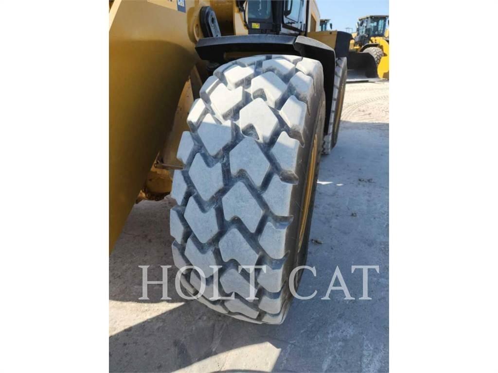 CAT 938M QC Gumikerekes homlokrakodók