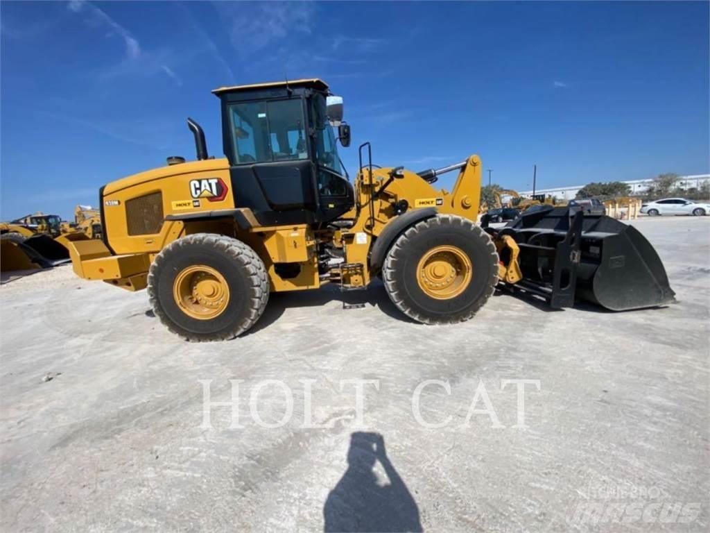 CAT 938M QC Gumikerekes homlokrakodók