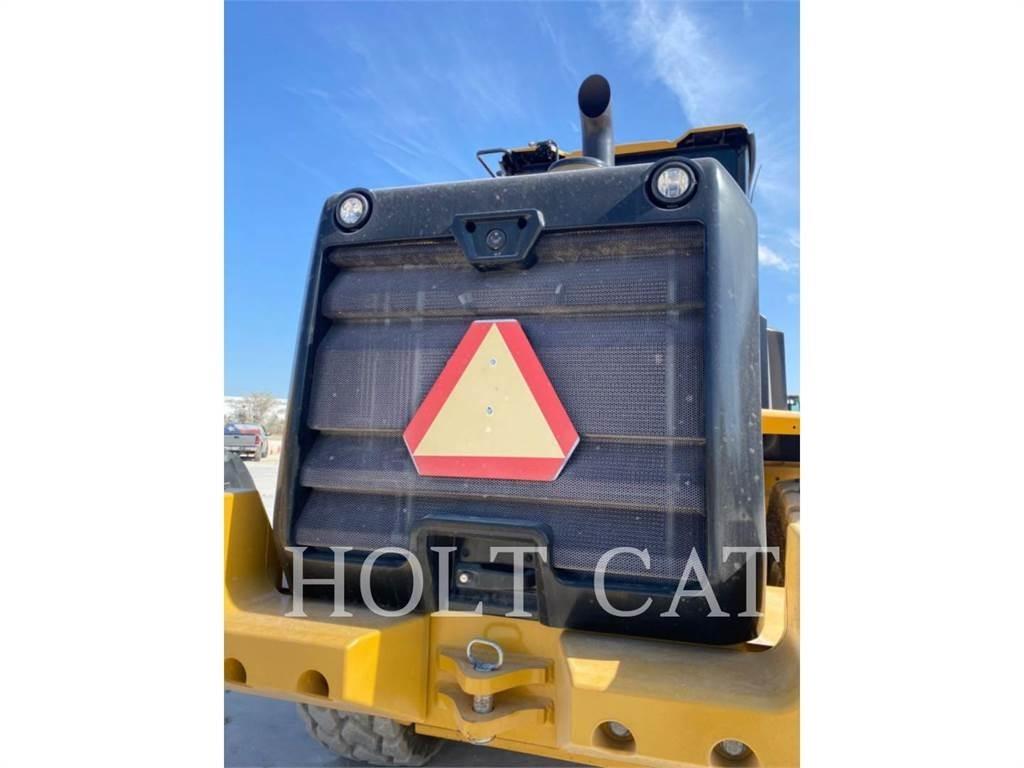 CAT 938M QC Gumikerekes homlokrakodók