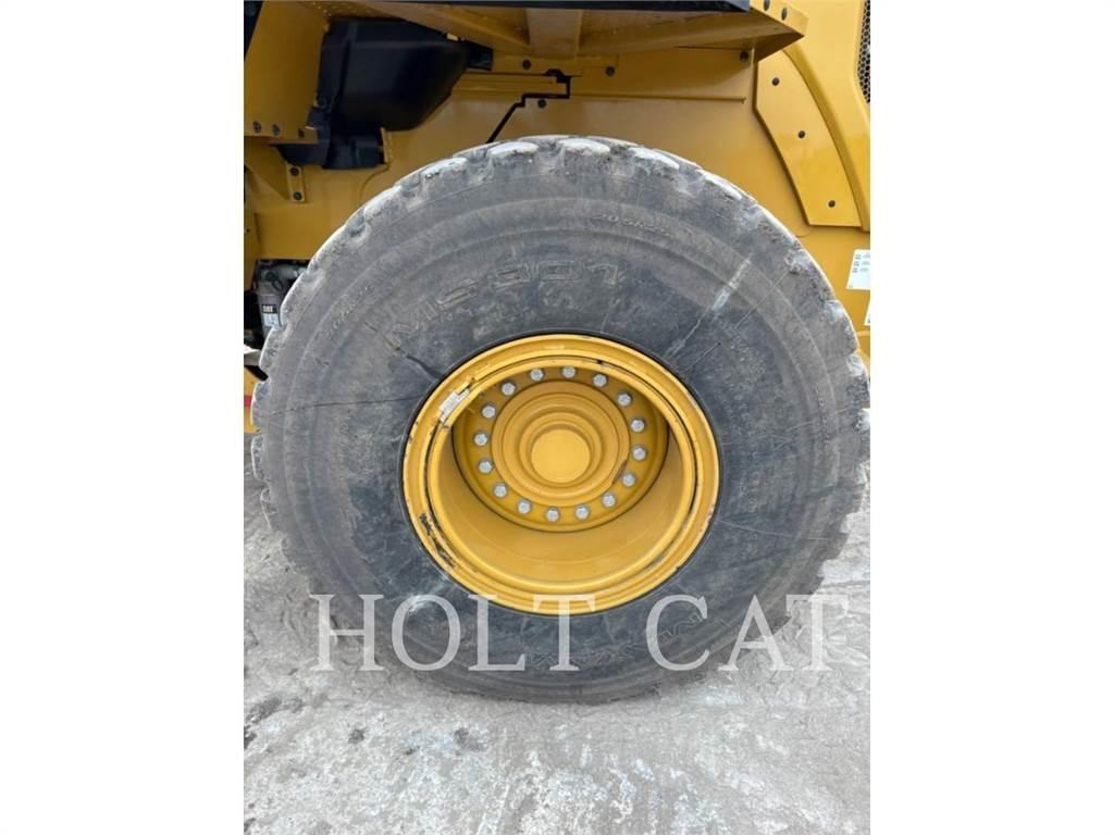 CAT 938M QC Gumikerekes homlokrakodók