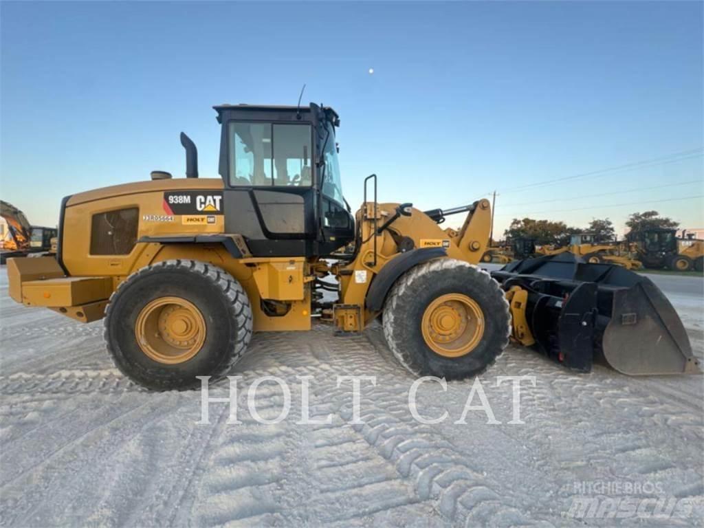 CAT 938M QC Gumikerekes homlokrakodók