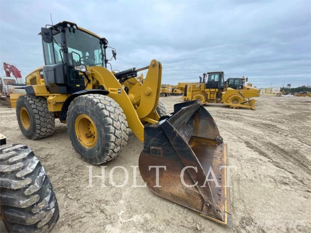 CAT 938M QC Gumikerekes homlokrakodók