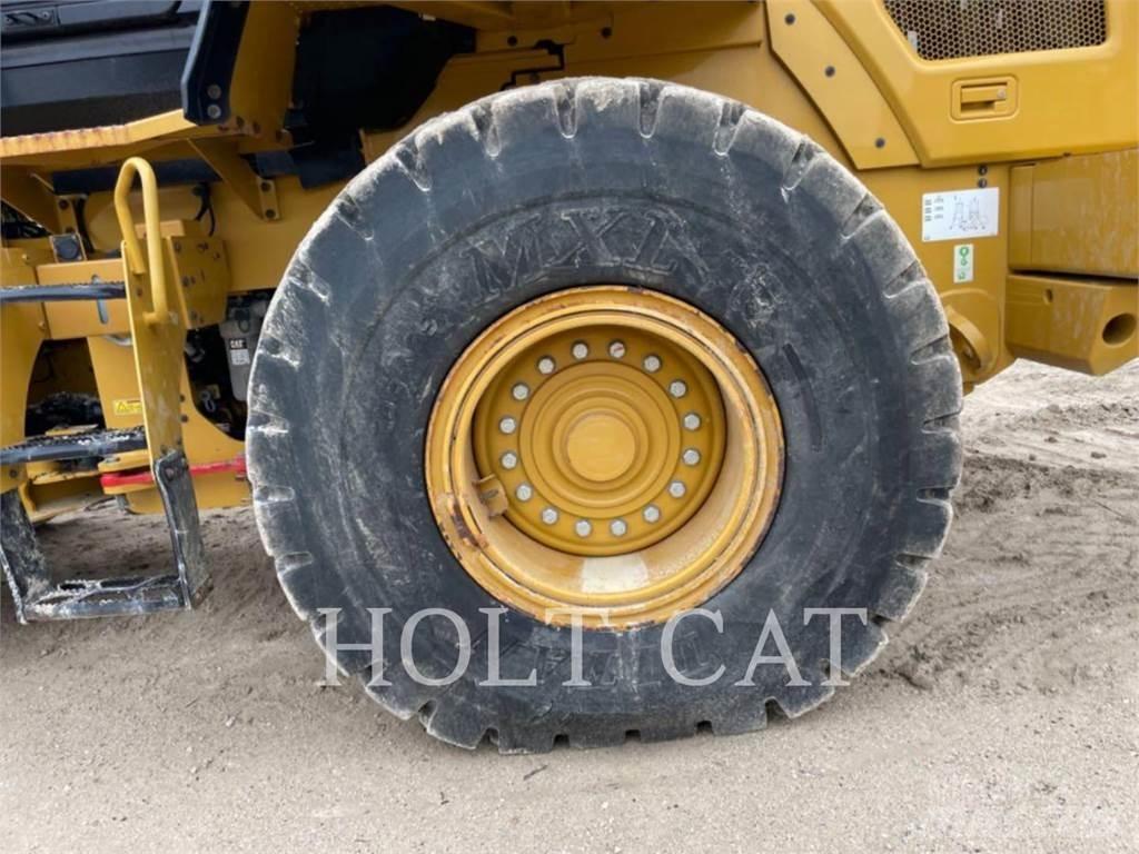 CAT 938M QC Gumikerekes homlokrakodók