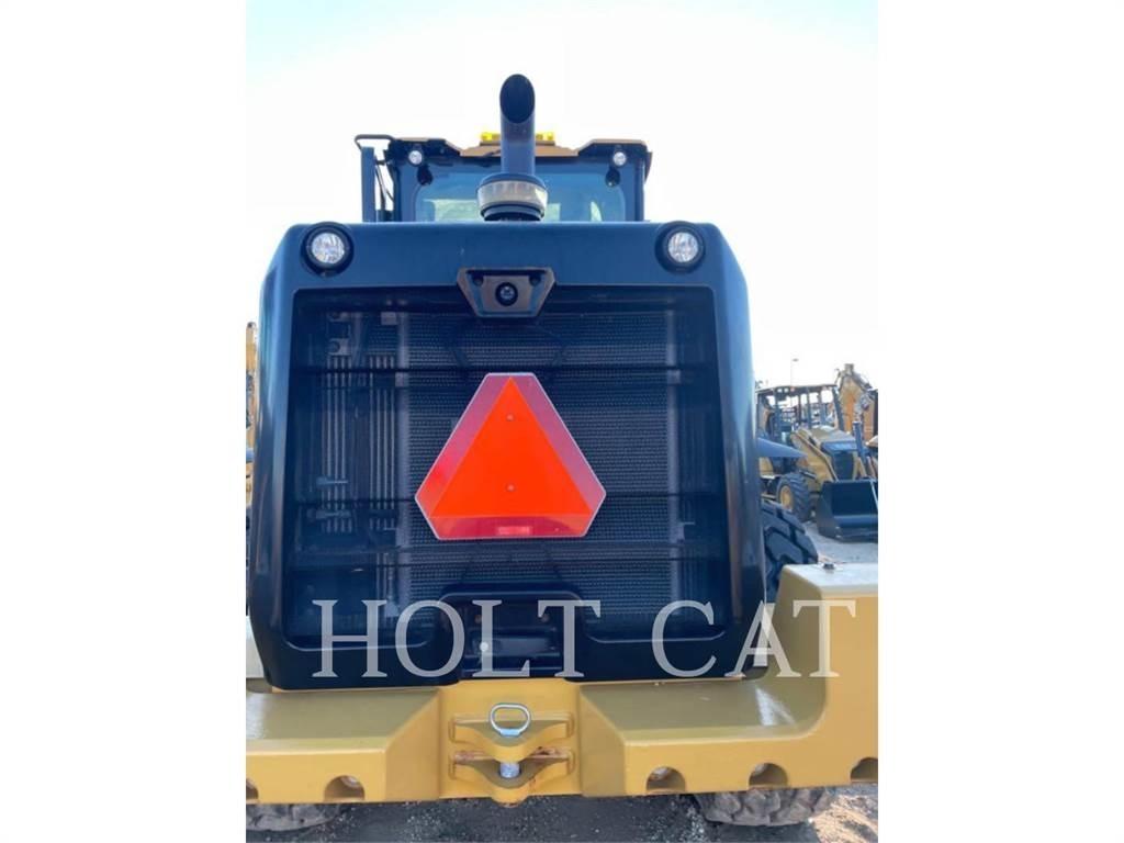 CAT 938M QC Gumikerekes homlokrakodók