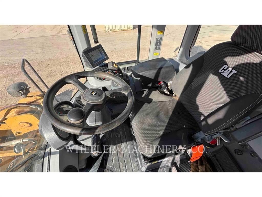 CAT 938M QC Gumikerekes homlokrakodók
