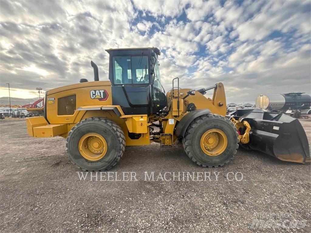 CAT 938M QC Gumikerekes homlokrakodók