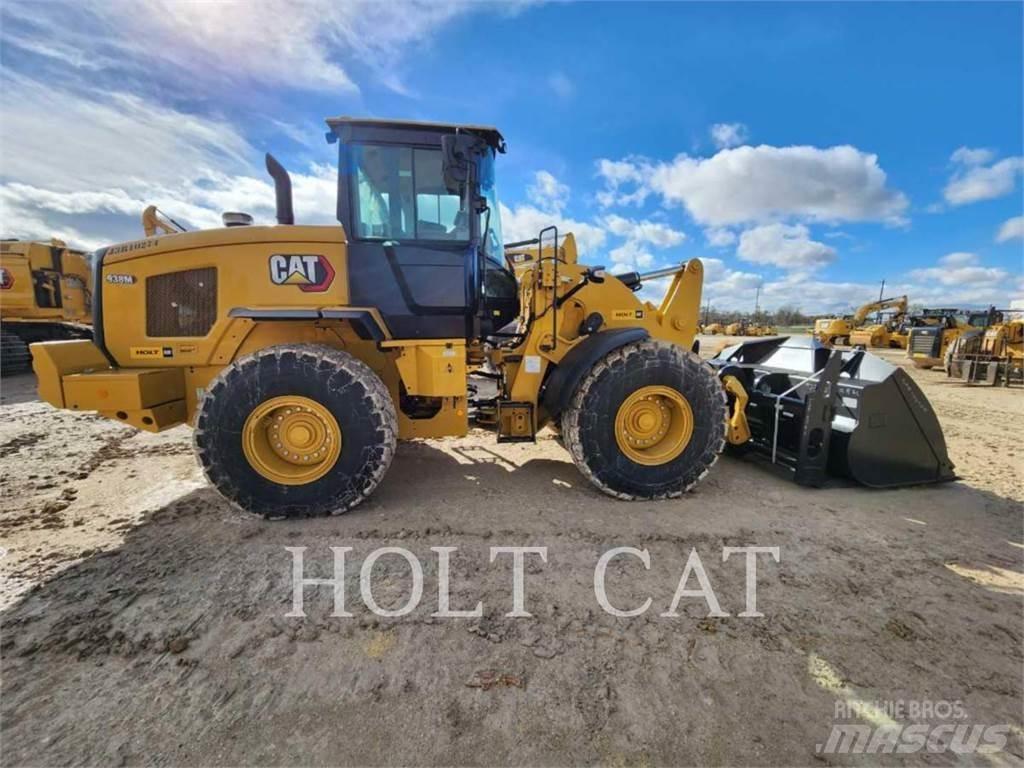 CAT 938M QC Gumikerekes homlokrakodók
