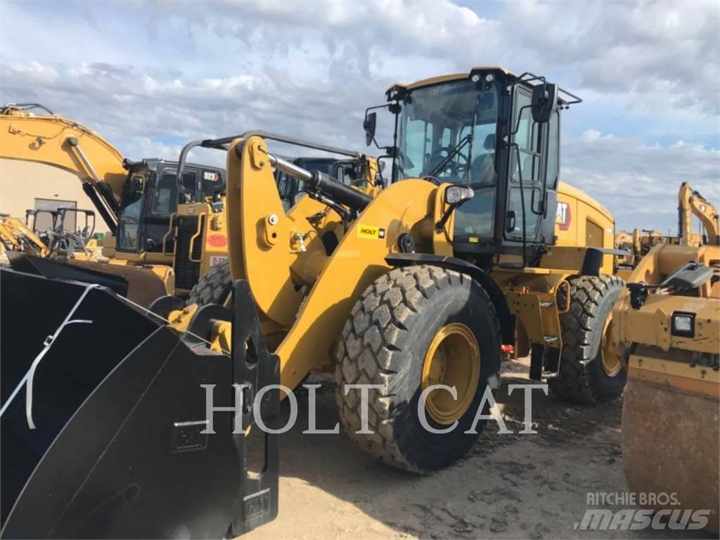 CAT 938M QC Gumikerekes homlokrakodók