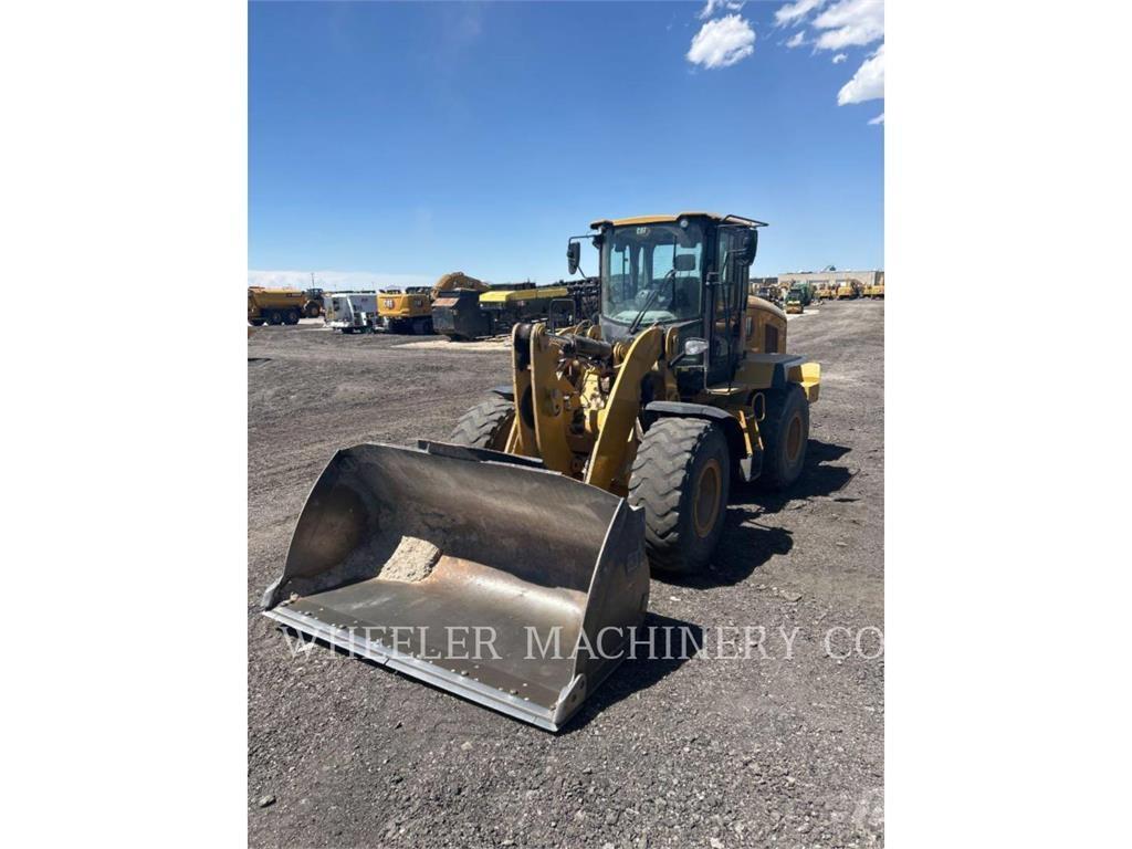 CAT 938M QC Gumikerekes homlokrakodók