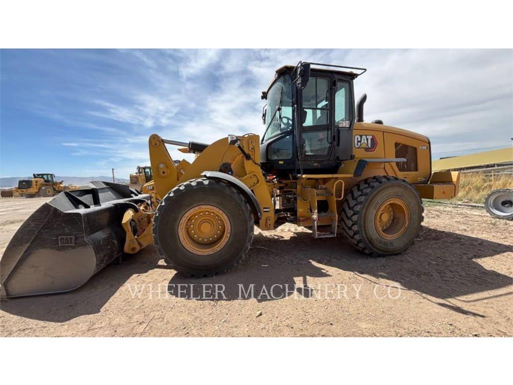 CAT 938M QC Gumikerekes homlokrakodók