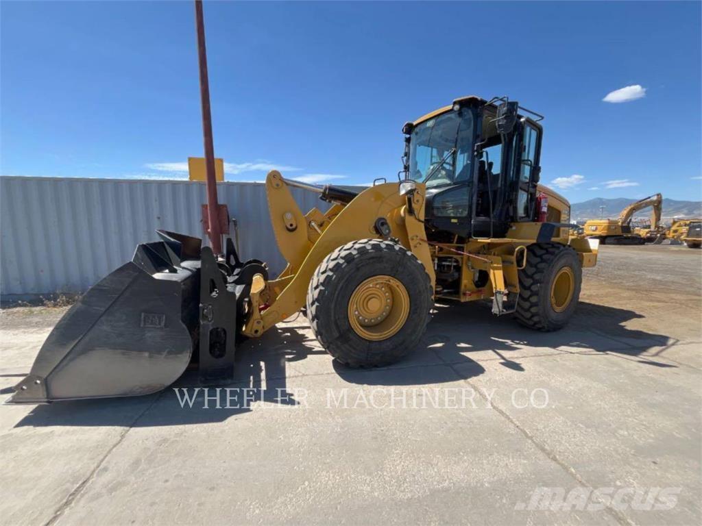 CAT 938M QC Gumikerekes homlokrakodók