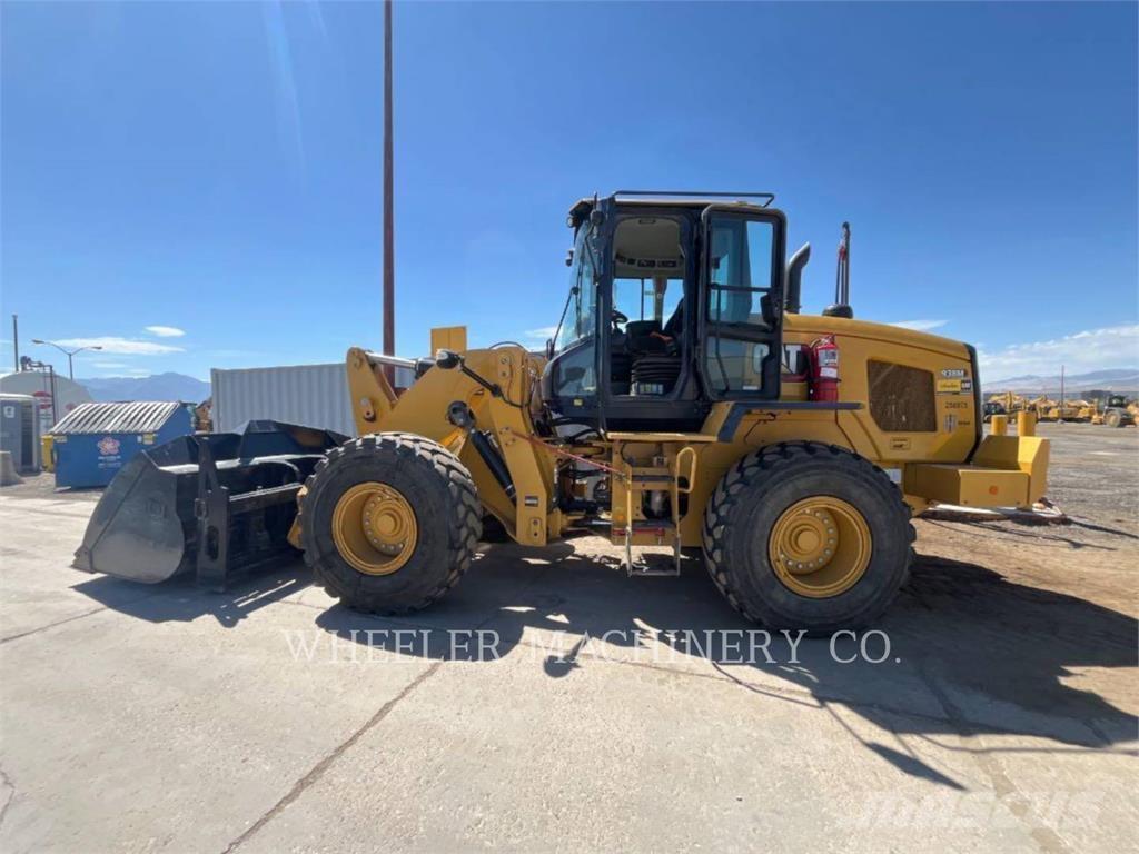 CAT 938M QC Gumikerekes homlokrakodók