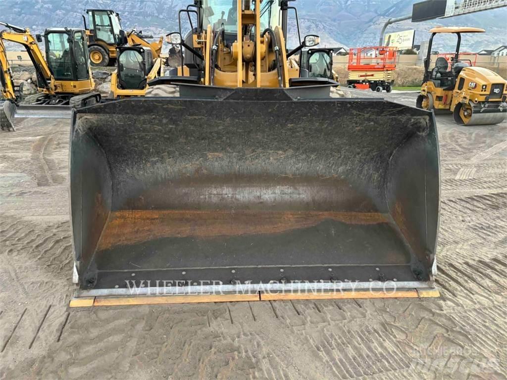 CAT 938M QC 3V Gumikerekes homlokrakodók
