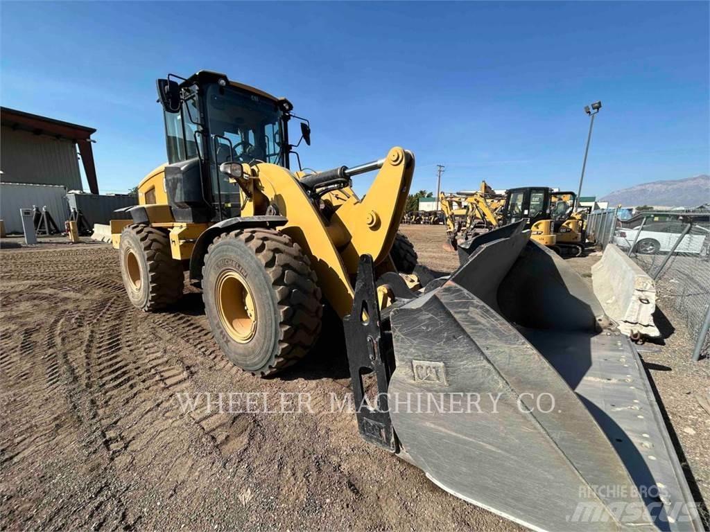 CAT 938M QC 3V Gumikerekes homlokrakodók