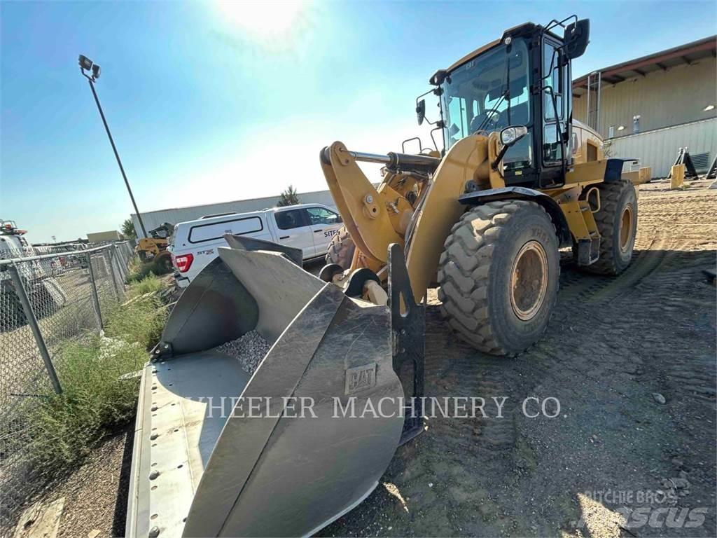 CAT 938M QC 3V Gumikerekes homlokrakodók