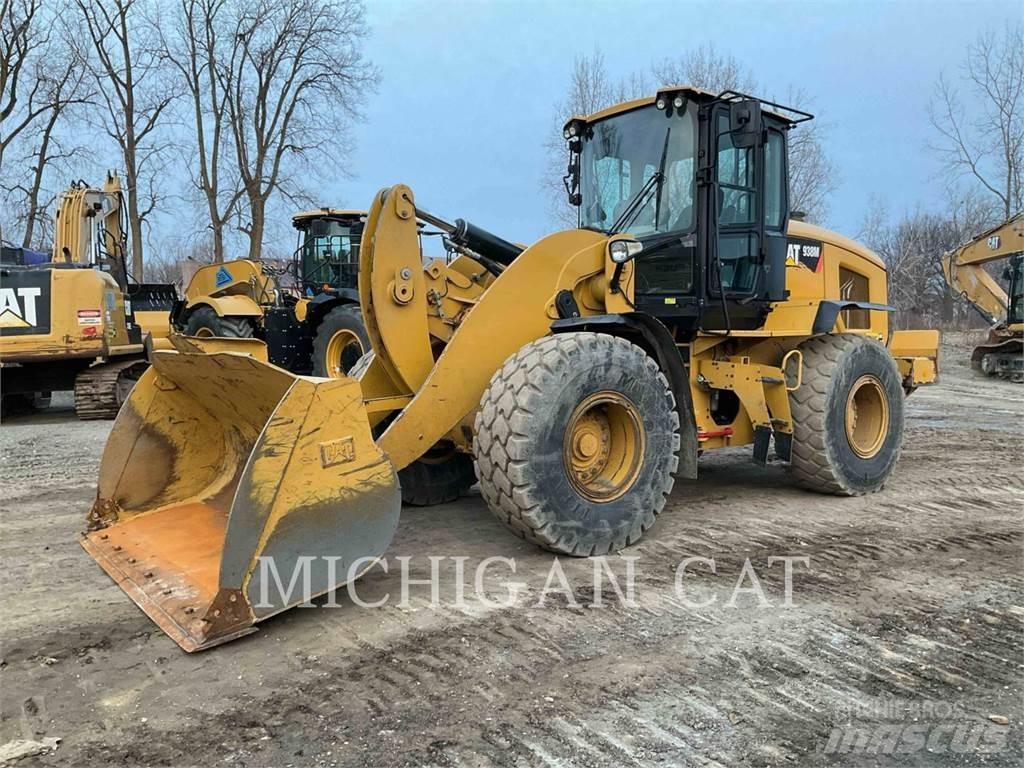 CAT 938M R+ Gumikerekes homlokrakodók