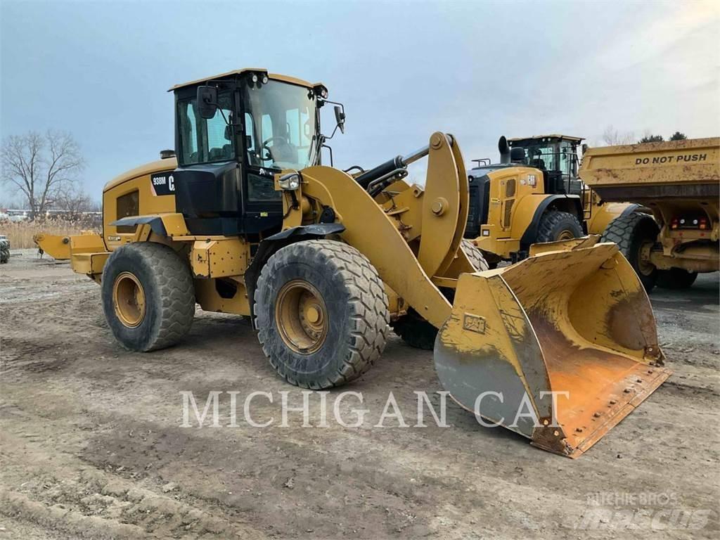 CAT 938M R+ Gumikerekes homlokrakodók