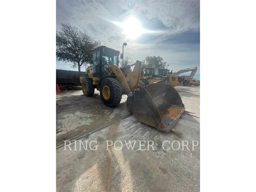 CAT 938MQC Gumikerekes homlokrakodók