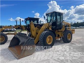 CAT 938MQC3V Gumikerekes homlokrakodók