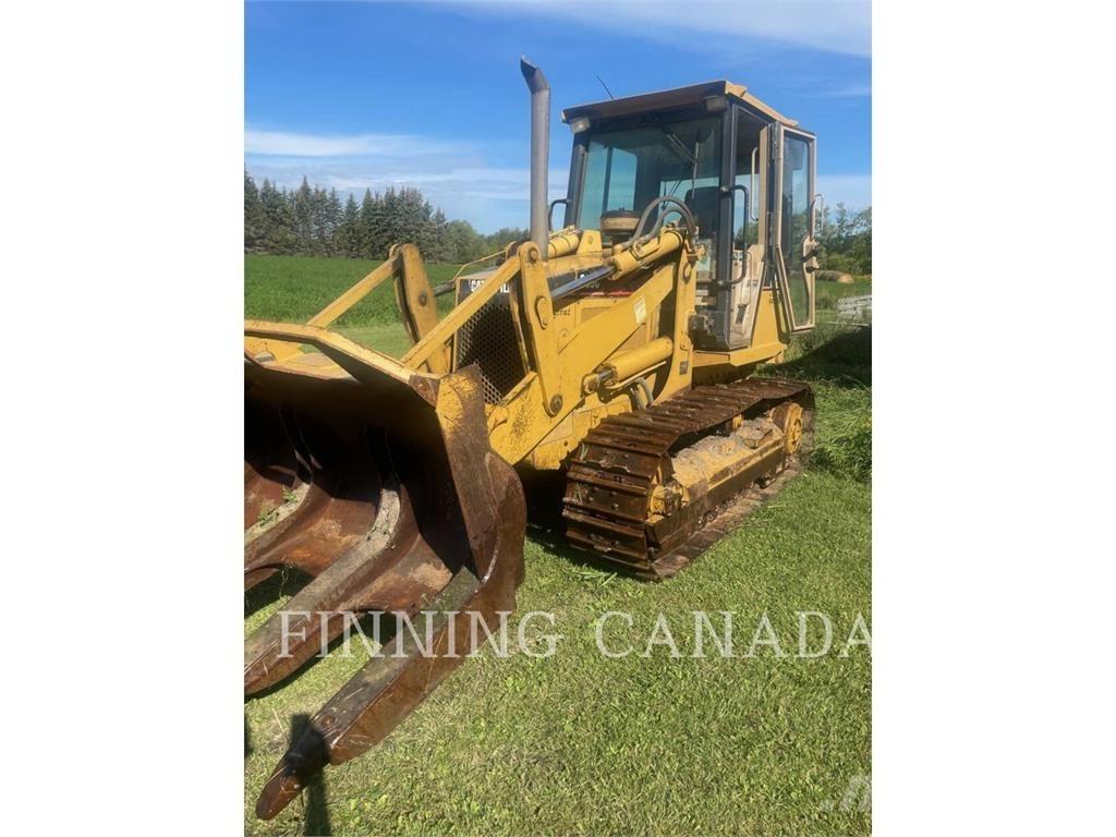 CAT 939C Gumikerekes homlokrakodók