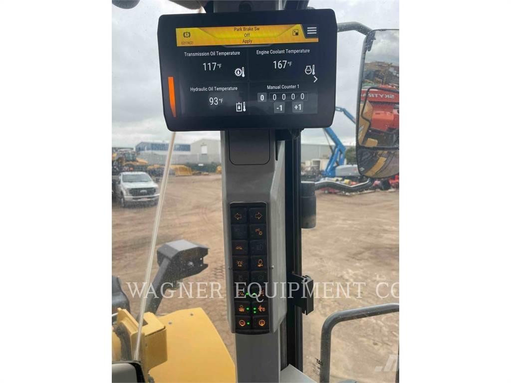CAT 950 Gumikerekes homlokrakodók
