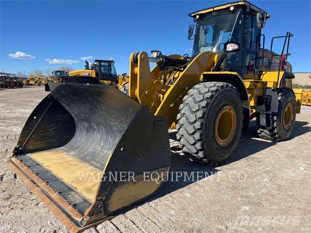 CAT 950 Gumikerekes homlokrakodók