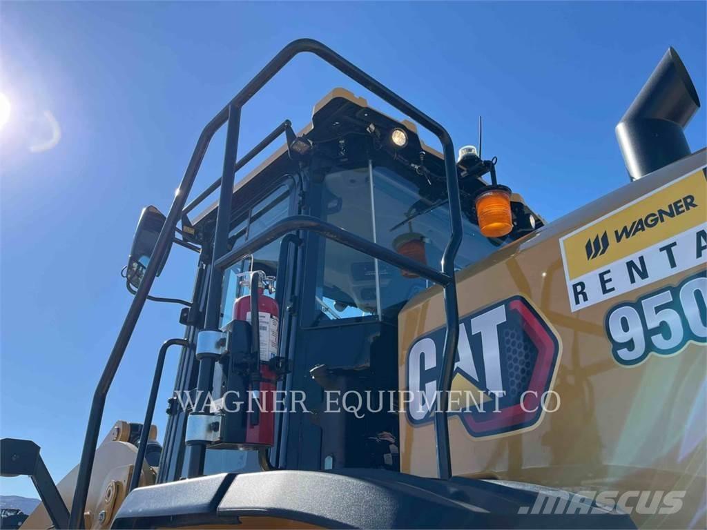 CAT 950 Gumikerekes homlokrakodók