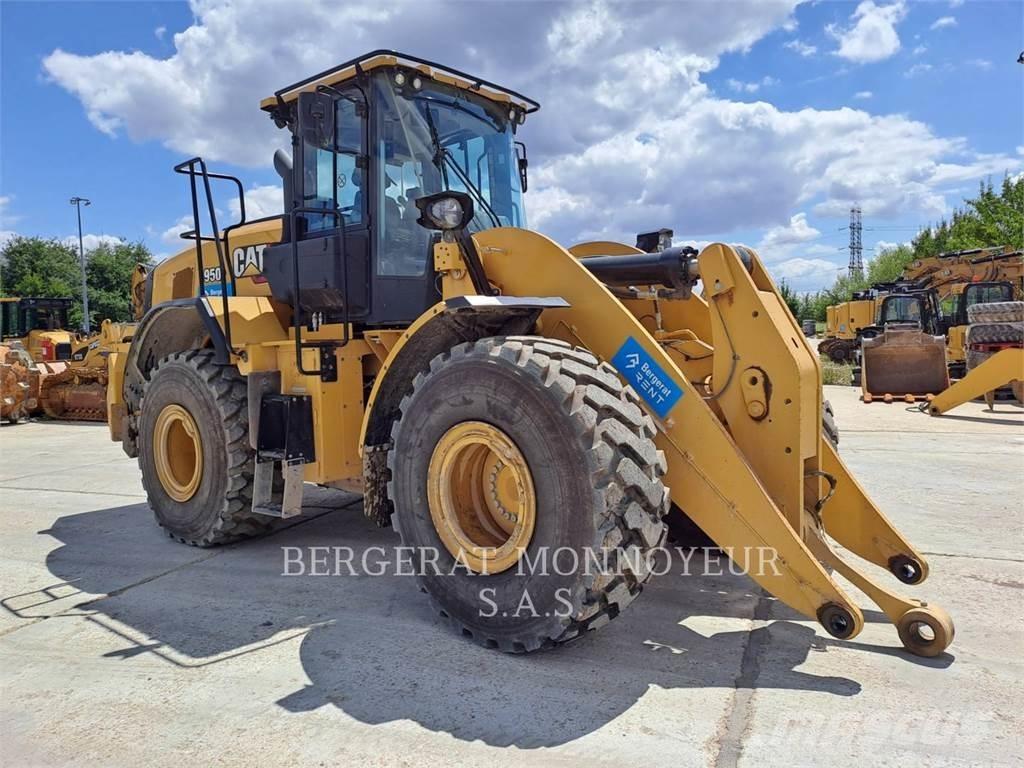 CAT 950 Gumikerekes homlokrakodók