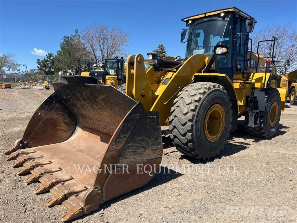 CAT 950 Gumikerekes homlokrakodók