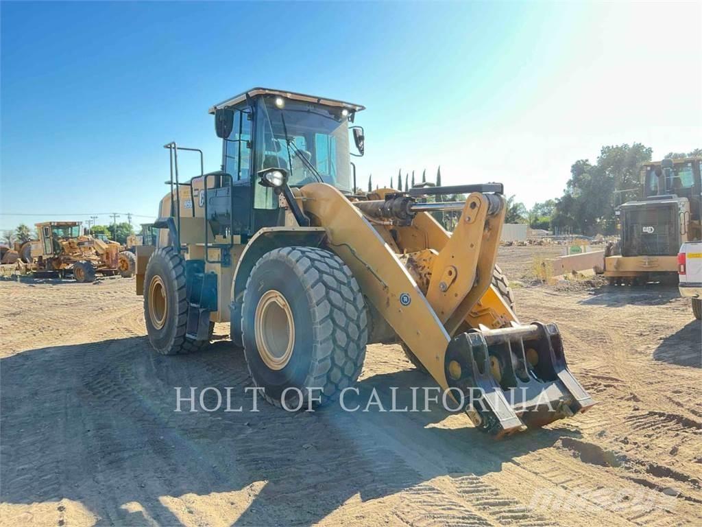 CAT 950 Gumikerekes homlokrakodók