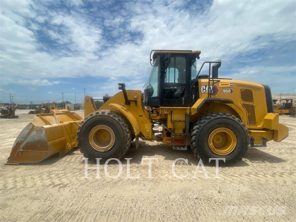 CAT 950 Gumikerekes homlokrakodók