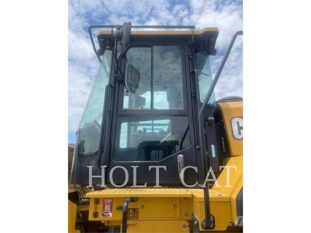 CAT 950 Gumikerekes homlokrakodók