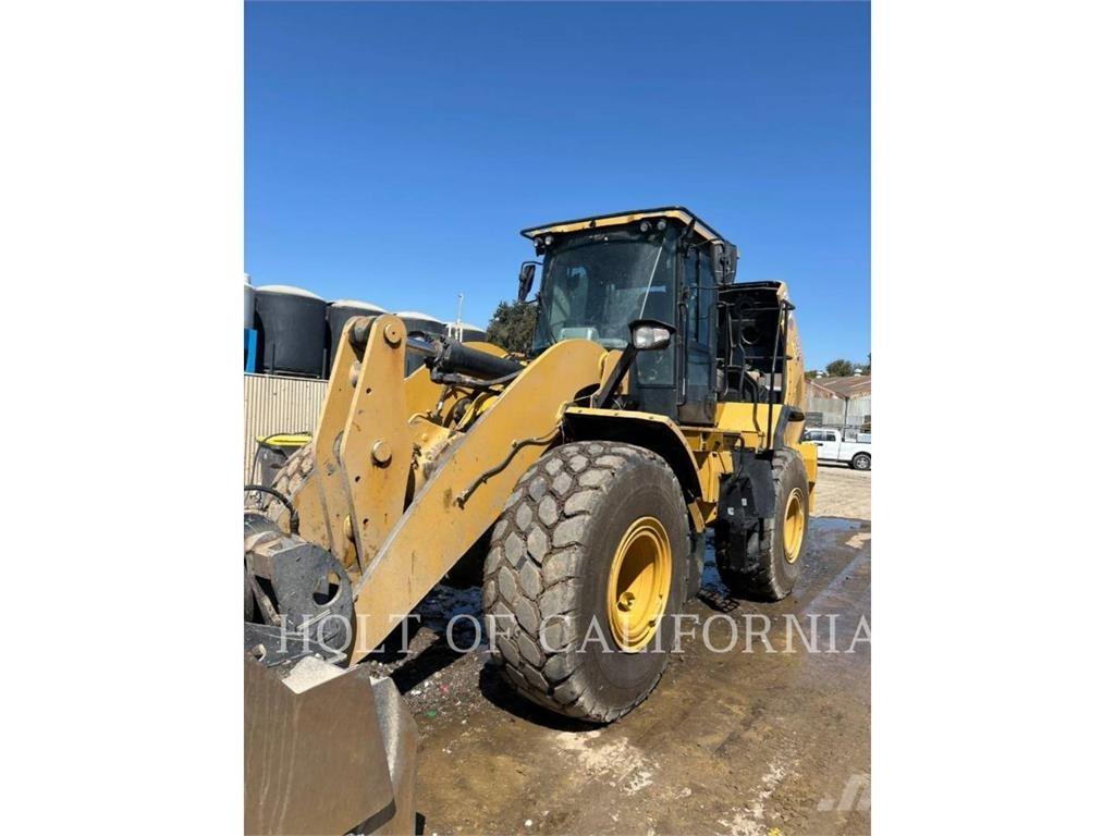 CAT 950 Gumikerekes homlokrakodók