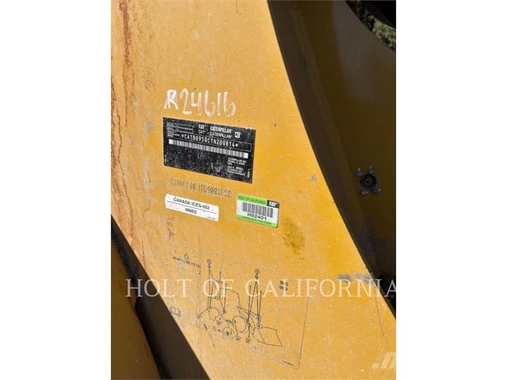 CAT 950 Gumikerekes homlokrakodók