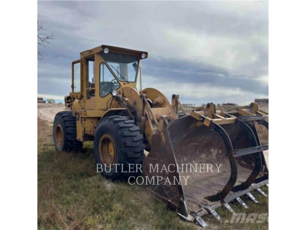 CAT 950 Gumikerekes homlokrakodók