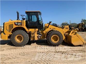 CAT 950 GC Gumikerekes homlokrakodók
