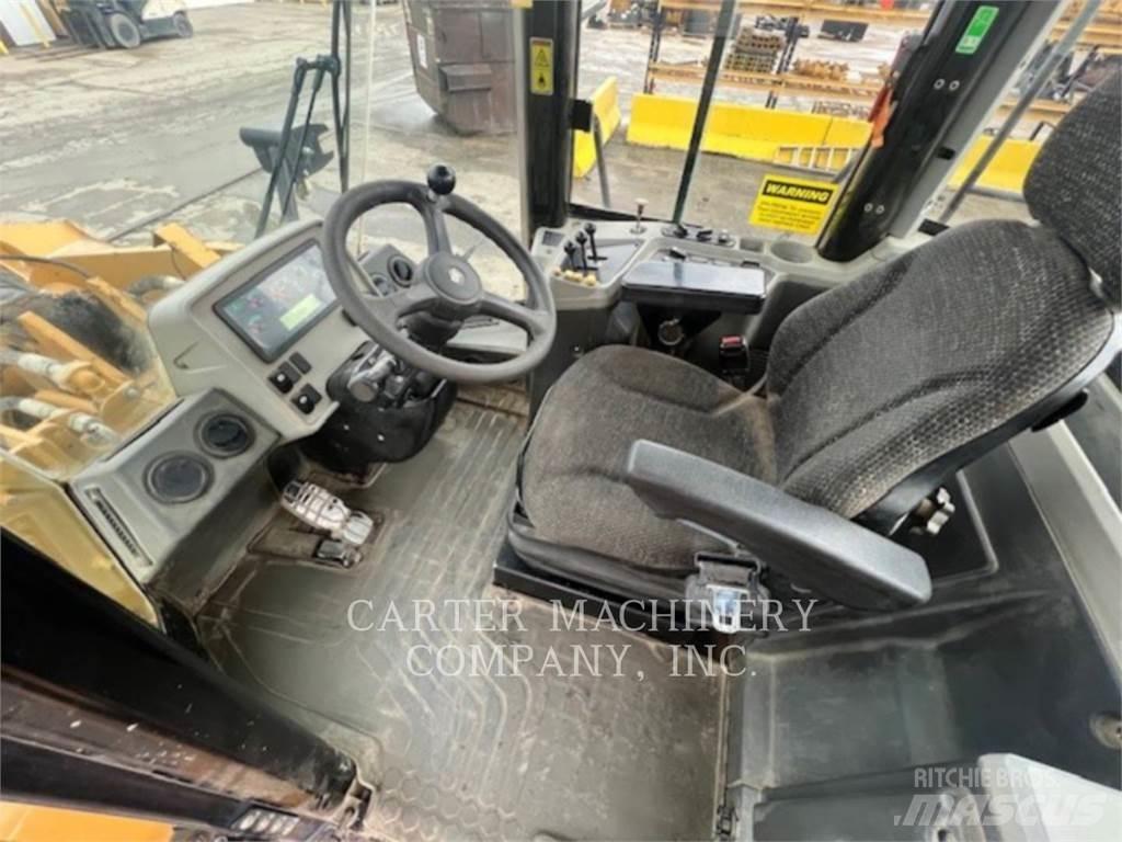 CAT 950 GC Gumikerekes homlokrakodók