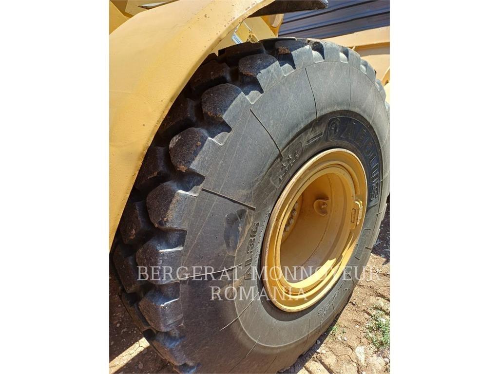 CAT 950 H Gumikerekes homlokrakodók