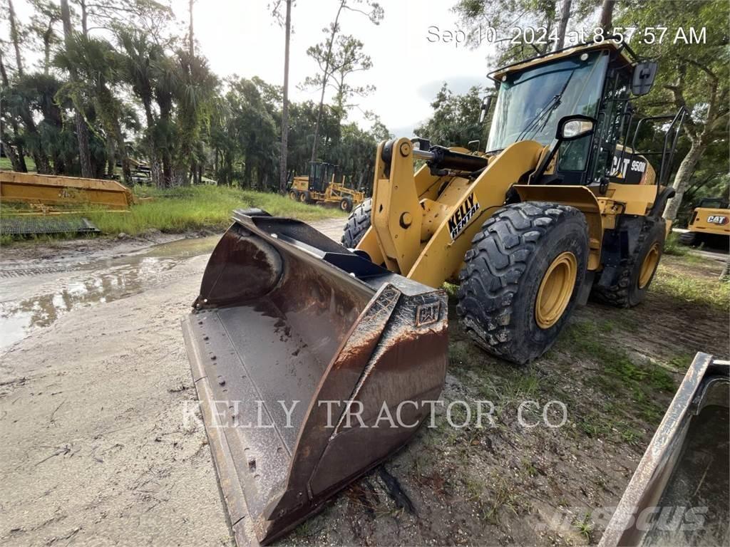 CAT 950 M Gumikerekes homlokrakodók