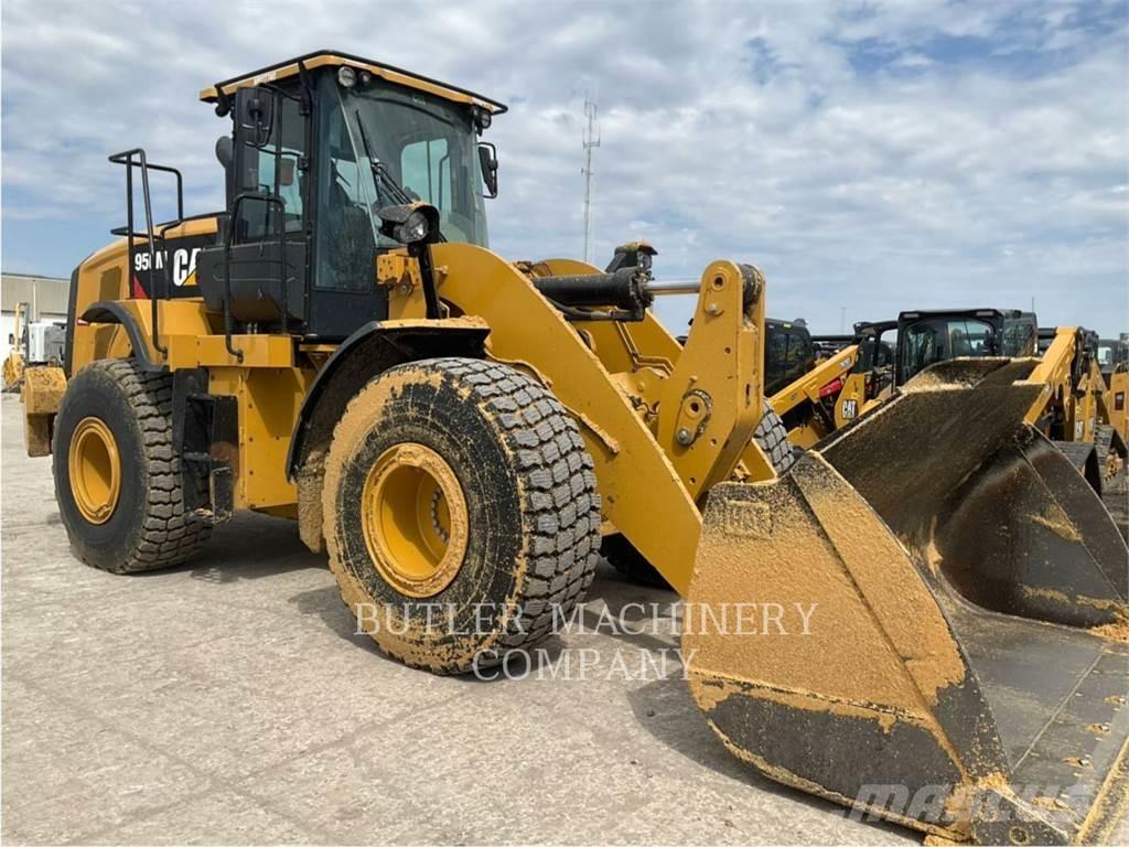 CAT 950 M Gumikerekes homlokrakodók