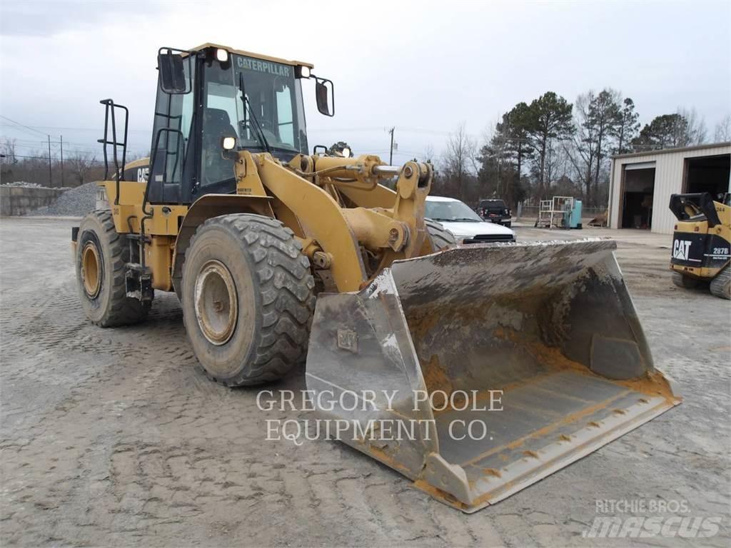 CAT 950G Gumikerekes homlokrakodók